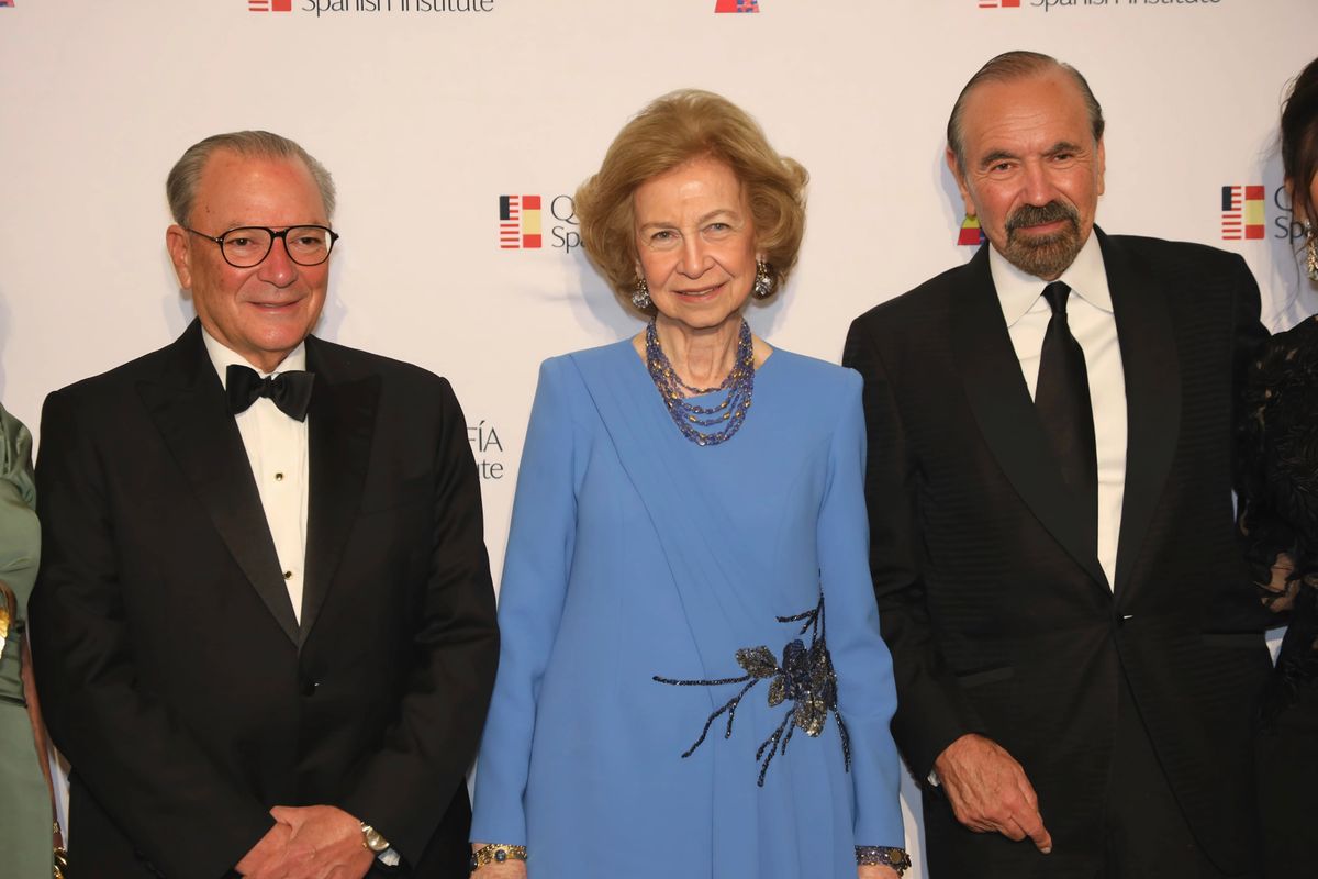 From left to right: Frank Rainieri; Queen Sofia; and Jorge Pérez, during the Sophia Awards 2026 in Miami.