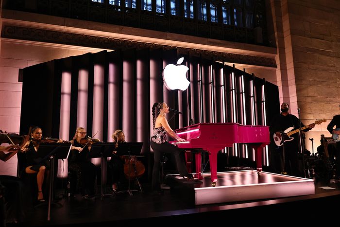 Apple Kicks Off 50th Anniversary Celebrations with Special Alicia Keys Performance at Apple Store Grand Central