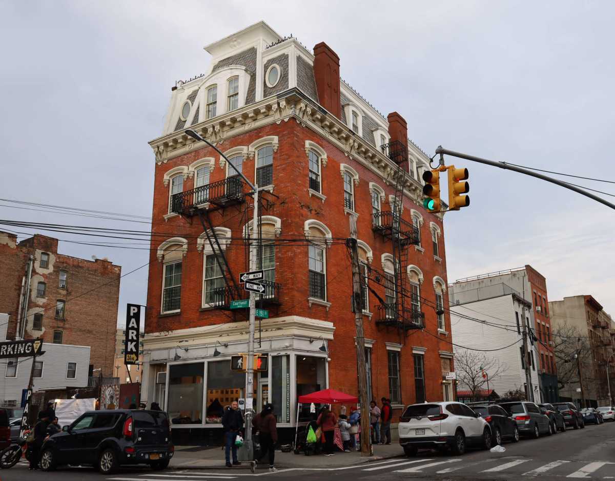 An artist talk at Bronx Documentary Center, a tour of Hart Island and more – Bronx Times