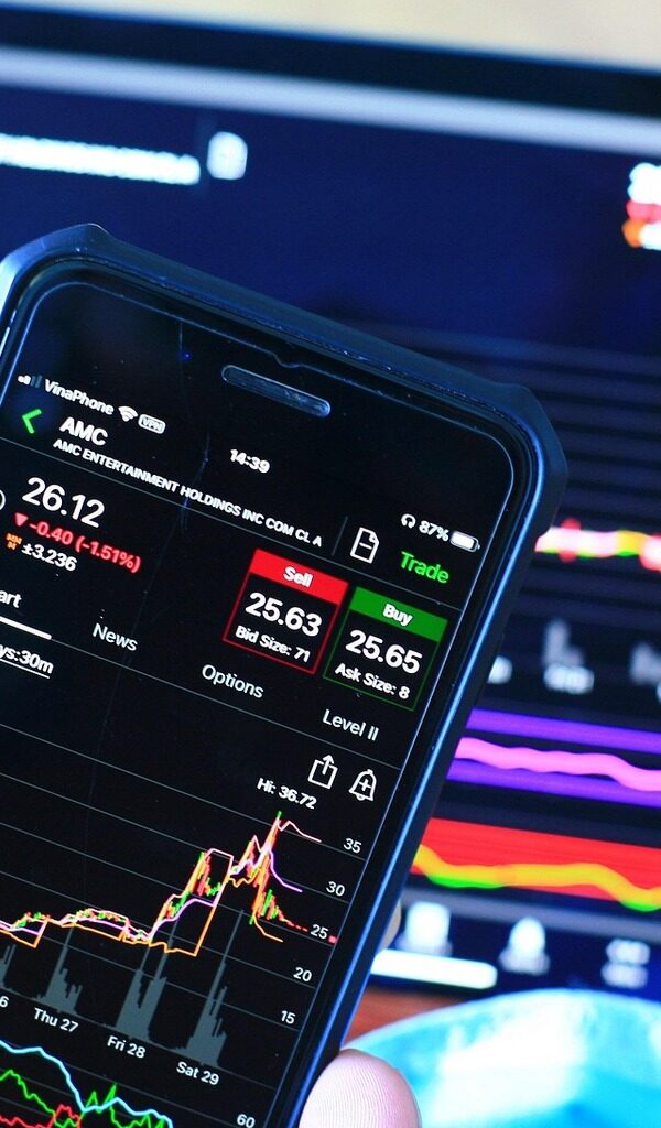 Manhattan Associates stock faces valuation scrutiny amid AI supply chain wins and recent pullback