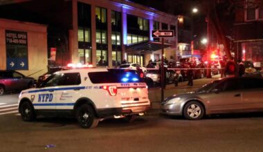 Bronx man convicted of murder for 2021 New Year’s Day triple shooting at notorious Umbrella Hotel in Kew Gardens: DA – QNS