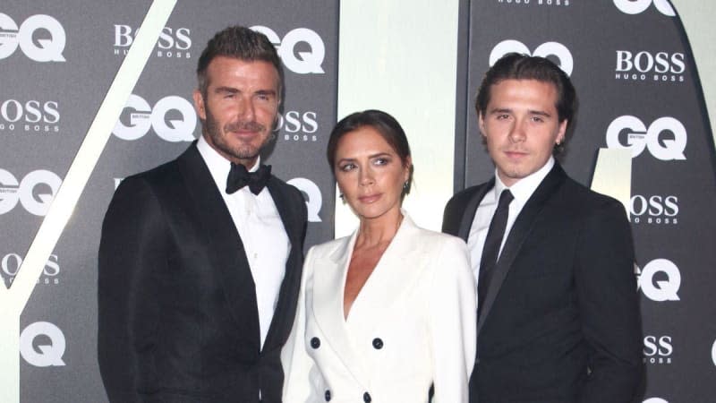 Brooklyn Beckham ignored birthday messages from David and Victoria Beckham.MEGA