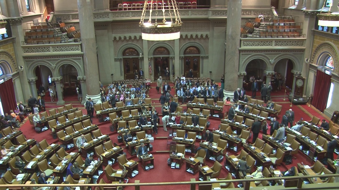 NYC state senator proposes state lawmaker pay hike to $180,000