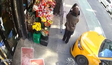 Video shows out-of-control NYC taxi plow into 2 women on sidewalk