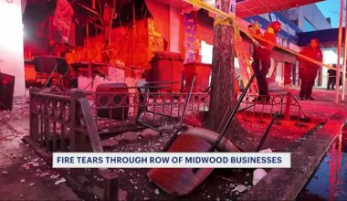 News 12 | Brooklyn | Midwood fire destroys at least six businesses