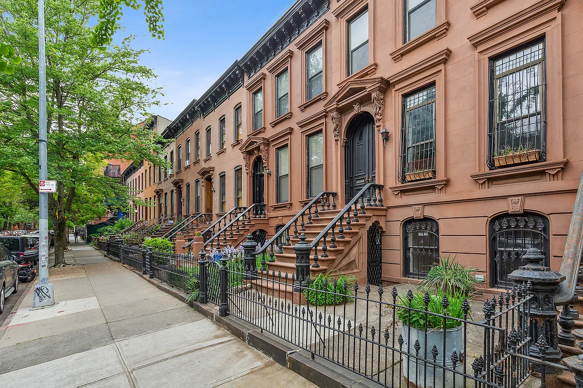 brownstone row