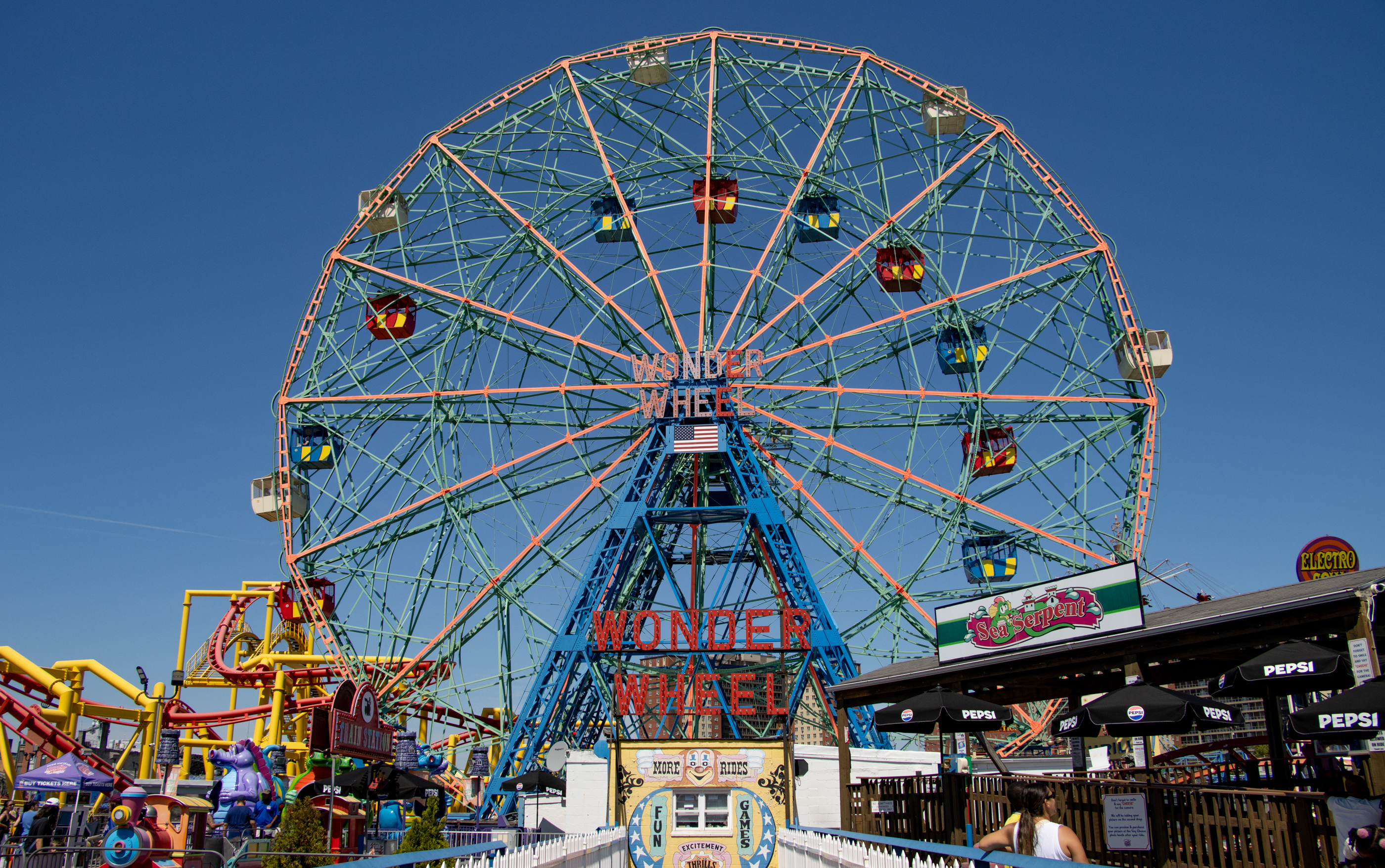 wonder wheel and other rides at coney island