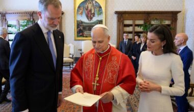 Pope Leo welcomes King and Queen of Spain to Rome
