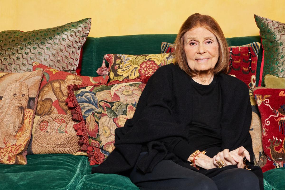 Gloria Steinem auctioning items from her personal collection