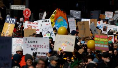 'No Kings!' Tens of thousands of protestors rally in Manhattan against Trump
