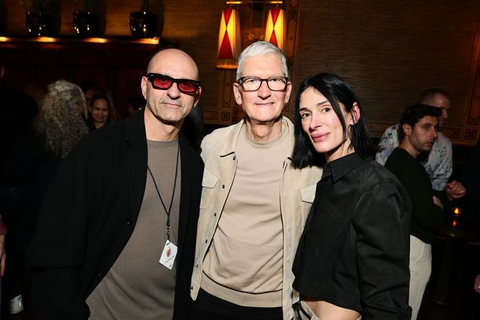 Apple Kicks Off 50th Anniversary Celebrations with Special Alicia Keys Performance at Apple Store Grand Central