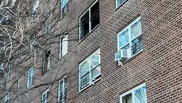 News 12 | Brooklyn | One injured in Canarsie apartment fire