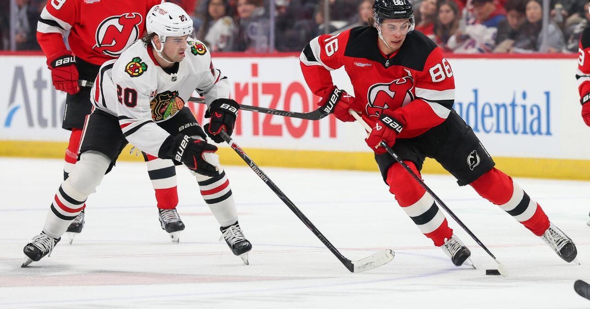 Jack Hughes' huge third period lifts Devils over Blackhawks