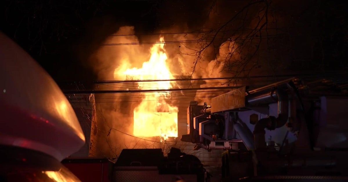 6 hurt, including 2 children and 2 firefighters, in Brooklyn house fire