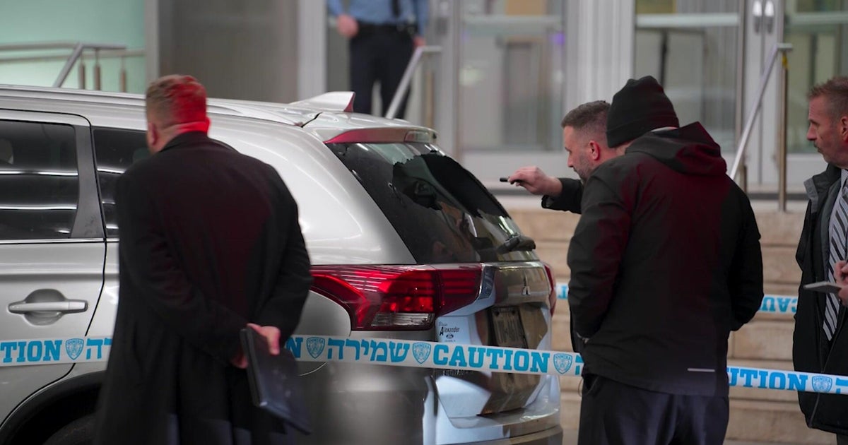 14-year-old boy dead in Brooklyn shooting, NYPD searching for 3 suspect, officials say