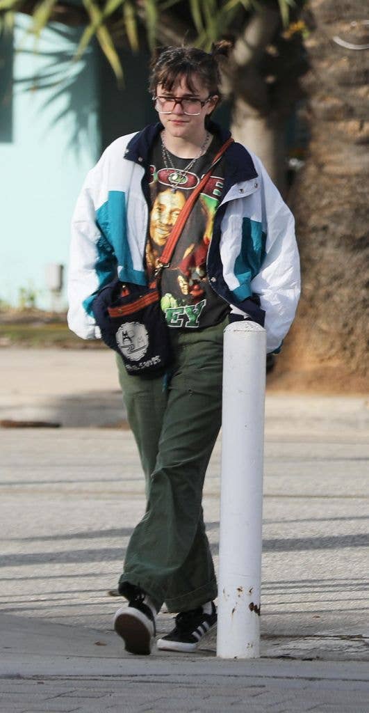 Fin is Jennifer and Ben's middle child who recently turned 16