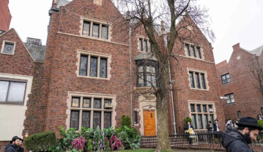 Man accused of ramming car into Brooklyn Chabad Headquarters skips court after ‘altercation’ at detention center