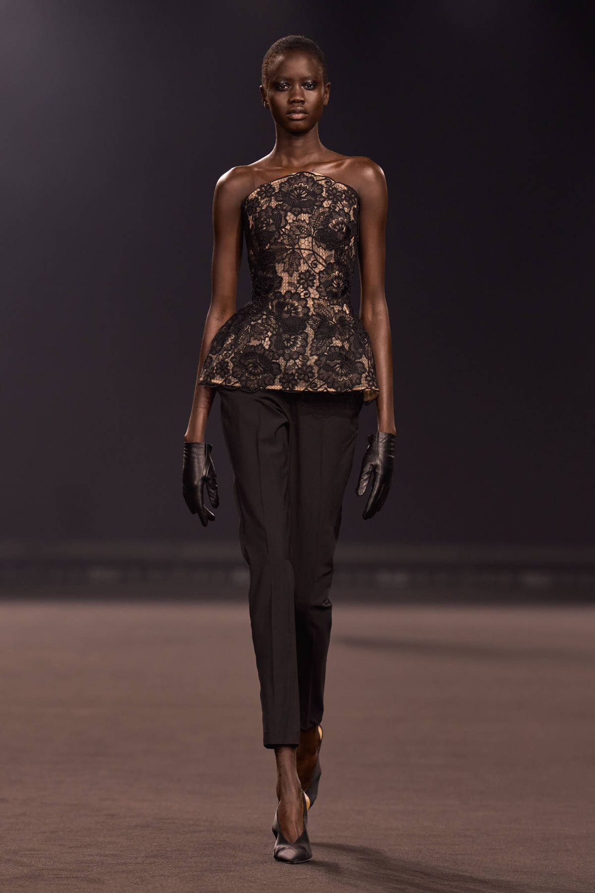 Elie Saab FW26-27 Midnight in Manhattan sculptural tailoring and cinematic gowns runway