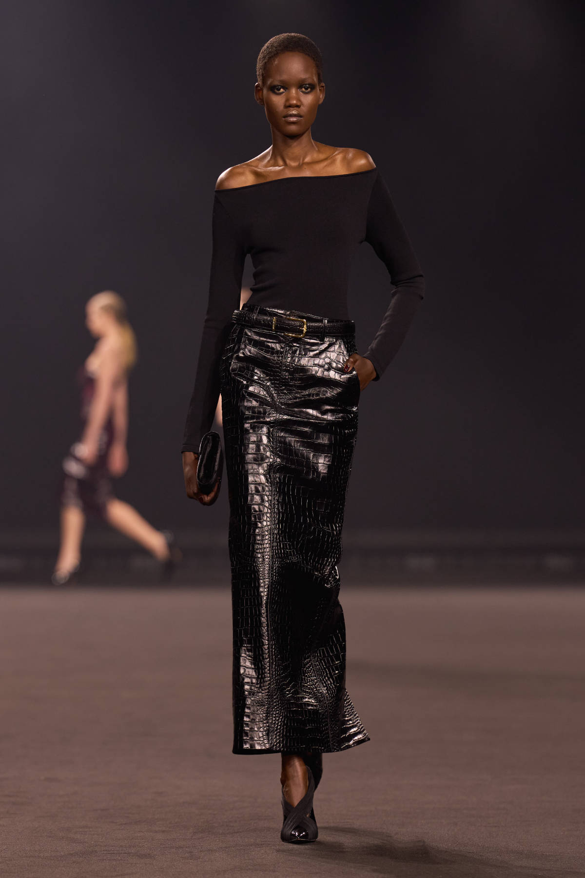 Elie Saab FW26-27 Midnight in Manhattan sculptural tailoring and cinematic gowns runway