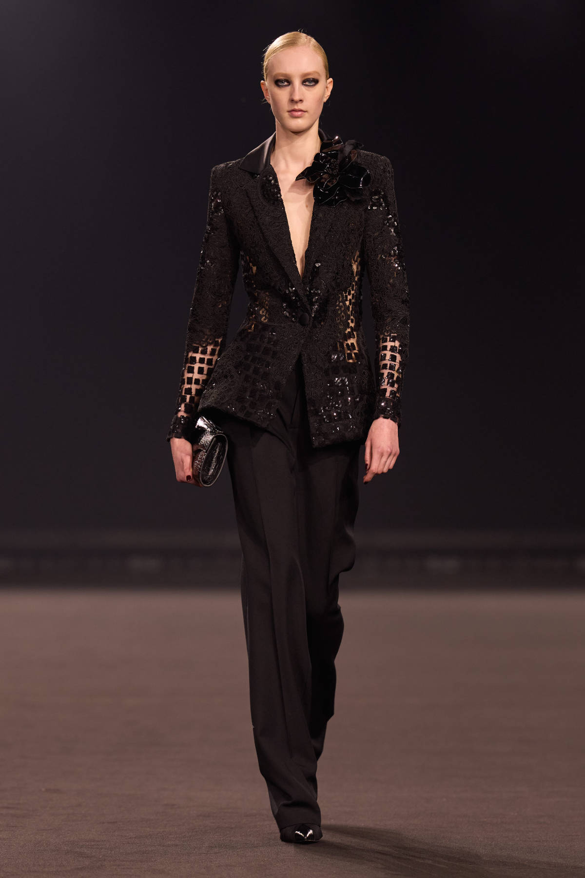 Elie Saab FW26-27 Midnight in Manhattan sculptural tailoring and cinematic gowns runway