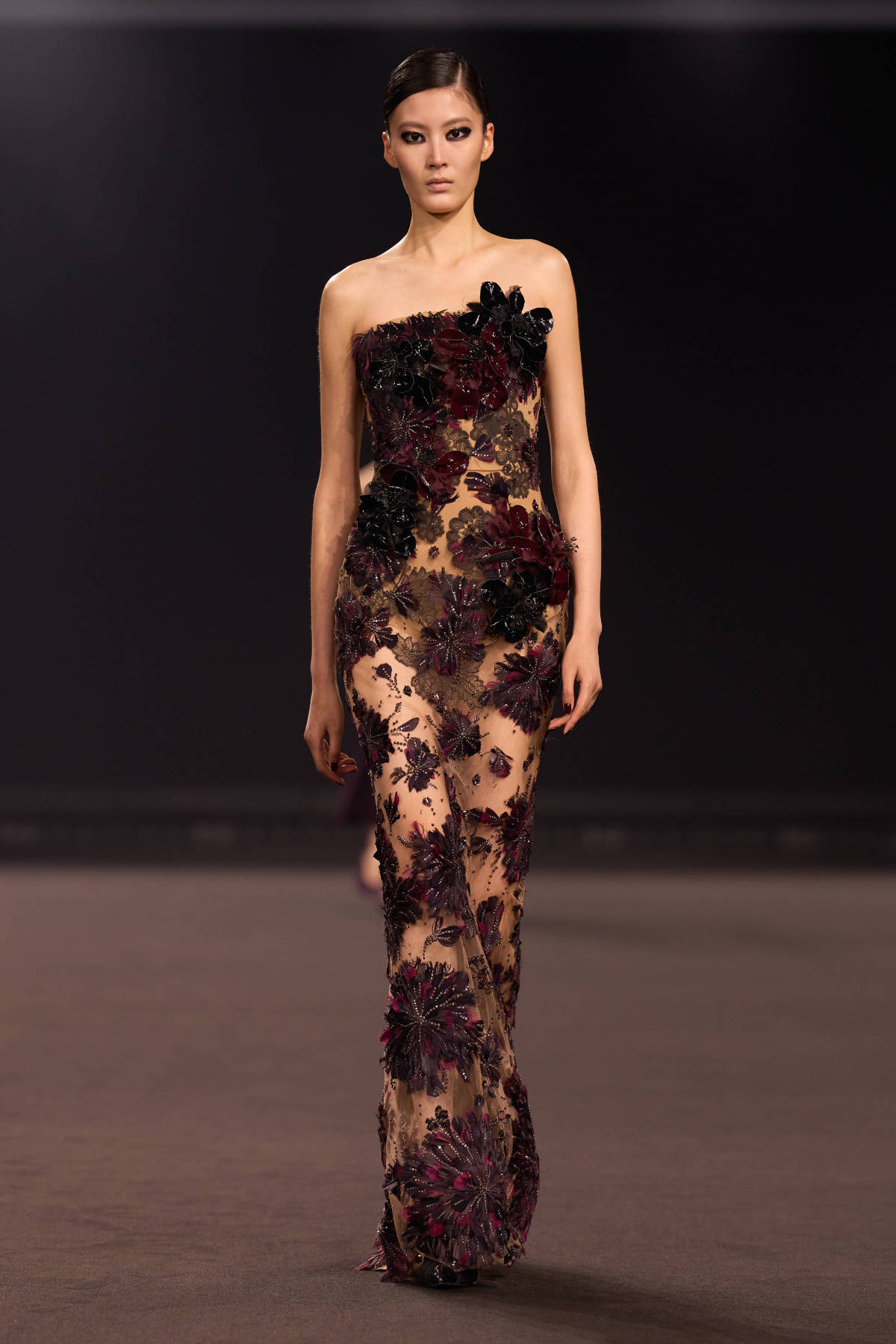 Elie Saab FW26-27 Midnight in Manhattan sculptural tailoring and cinematic gowns runway