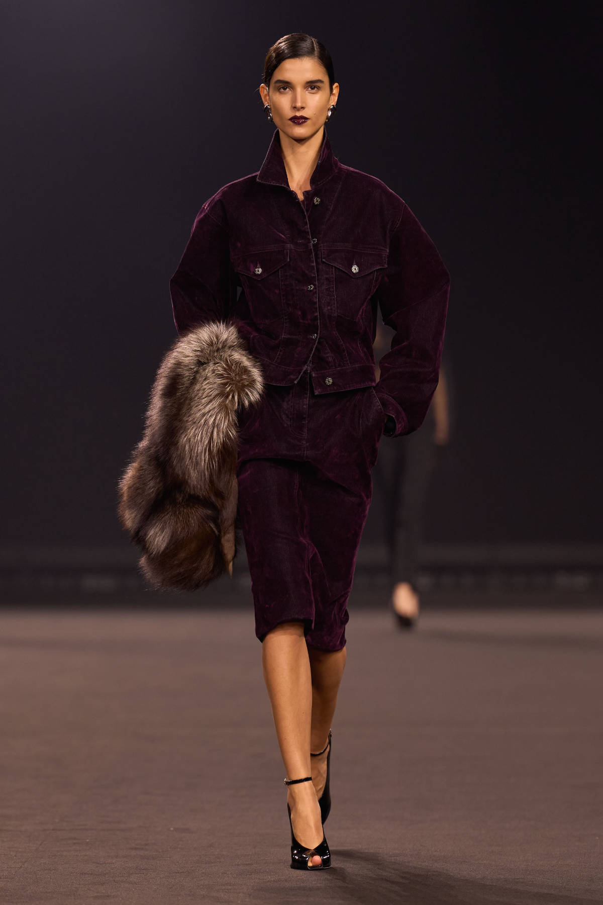 Elie Saab FW26-27 Midnight in Manhattan sculptural tailoring and cinematic gowns runway