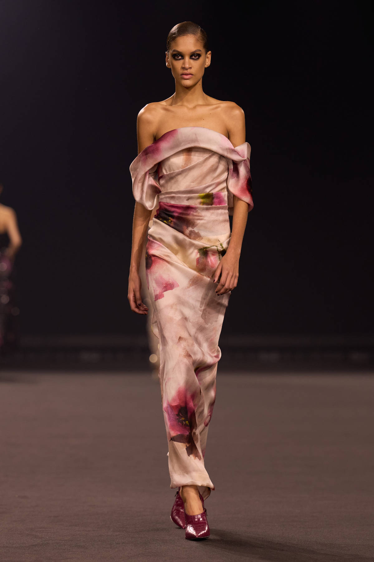 Elie Saab FW26-27 Midnight in Manhattan sculptural tailoring and cinematic gowns runway