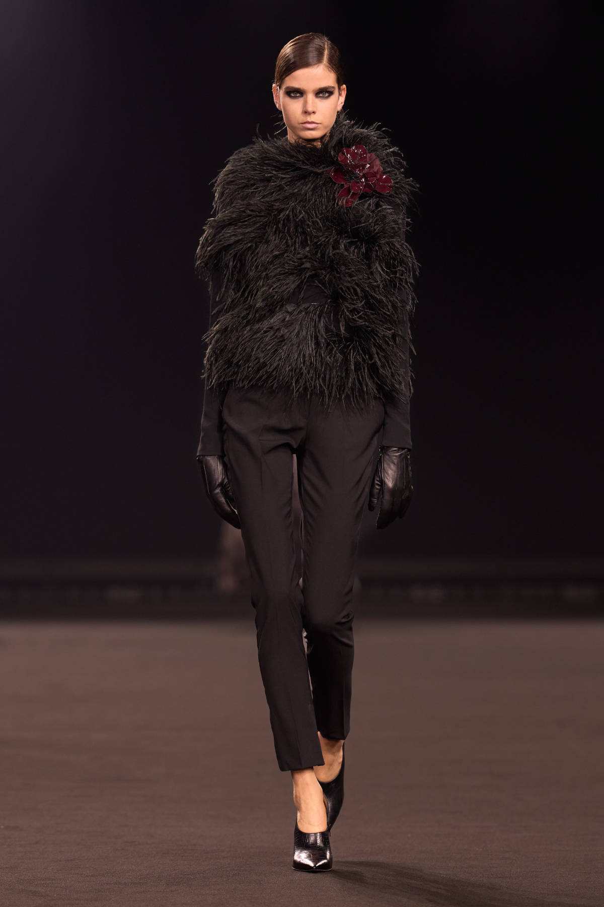 Elie Saab FW26-27 Midnight in Manhattan sculptural tailoring and cinematic gowns runway