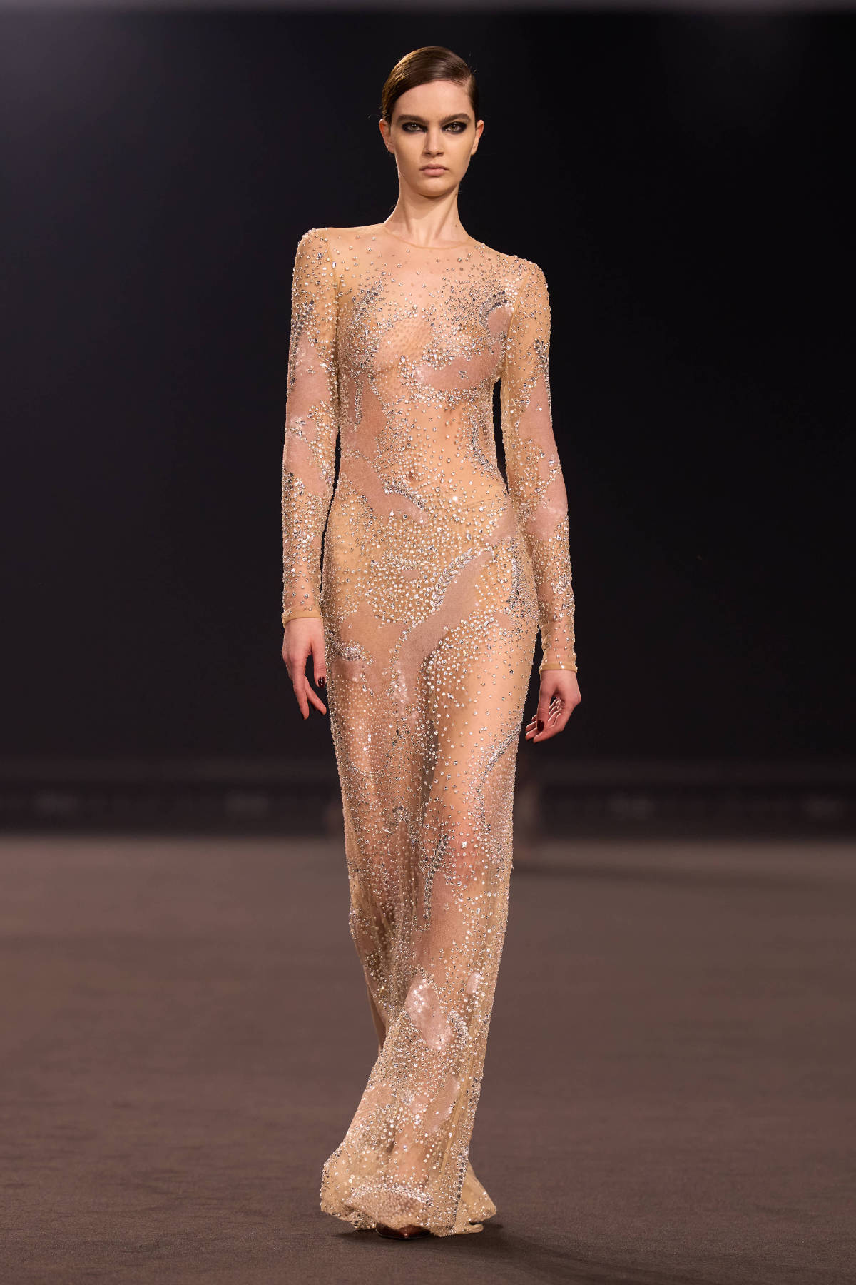 Elie Saab FW26-27 Midnight in Manhattan sculptural tailoring and cinematic gowns runway