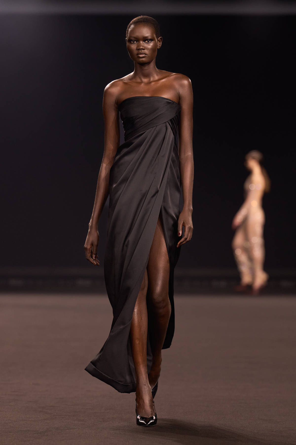 Elie Saab FW26-27 Midnight in Manhattan sculptural tailoring and cinematic gowns runway