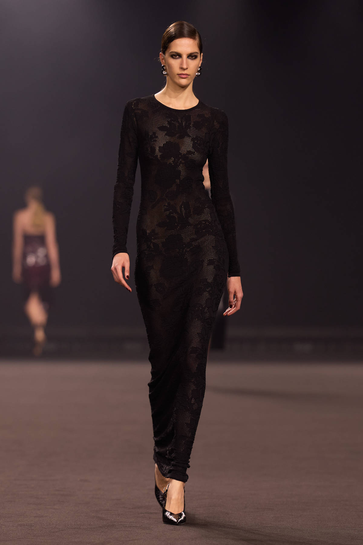 Elie Saab FW26-27 Midnight in Manhattan sculptural tailoring and cinematic gowns runway