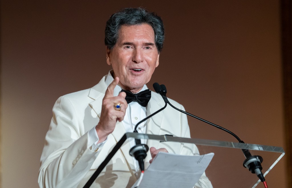 Ernie Anastos speaking at the Luisa Diaz Foundation 9th Annual MAG Gala.