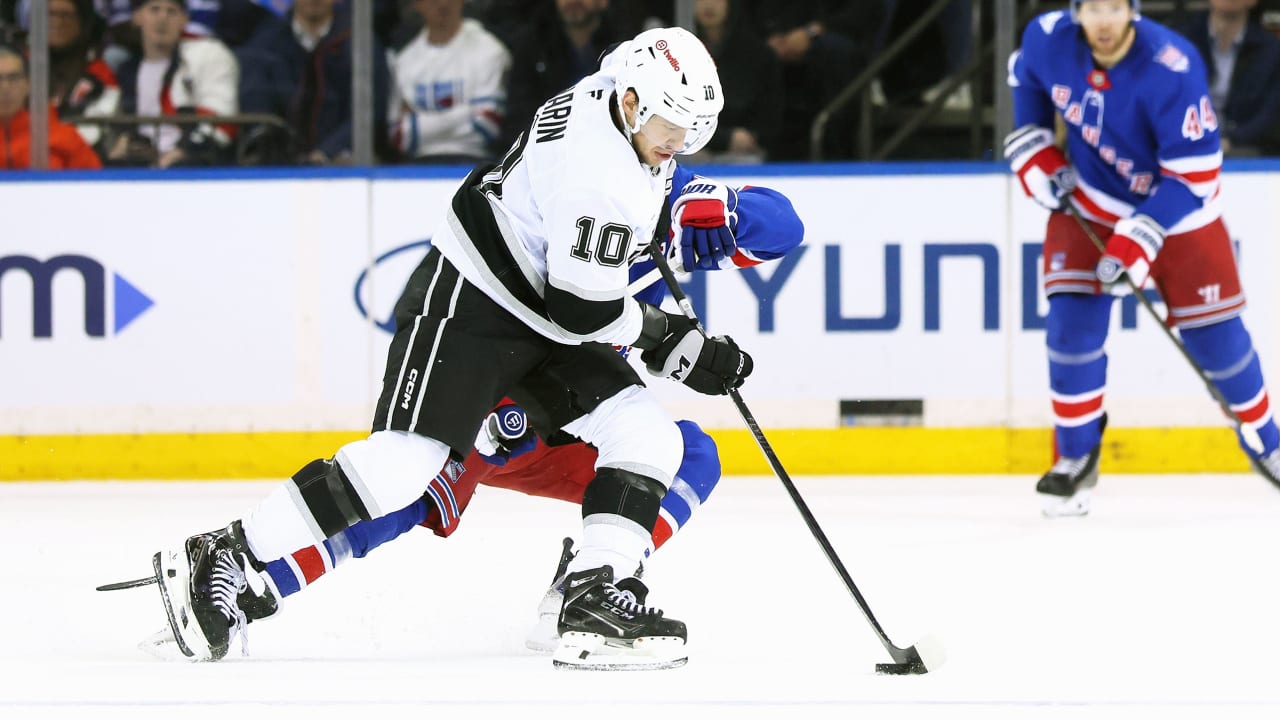 Panarin gets assist in return, Kings cool off Rangers to gain in wild card
