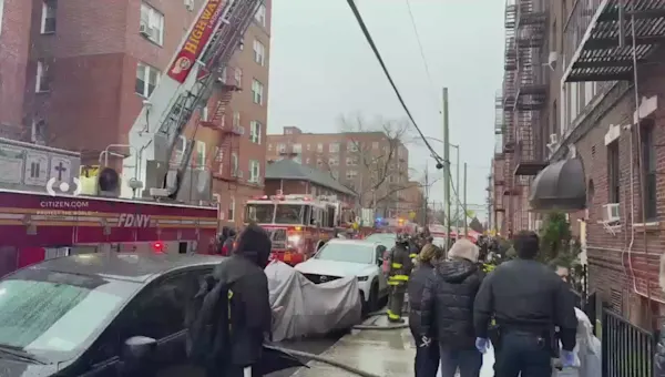 News 12 | Brooklyn | At least 2 injured, one critically during Homecrest apartment building blaze
