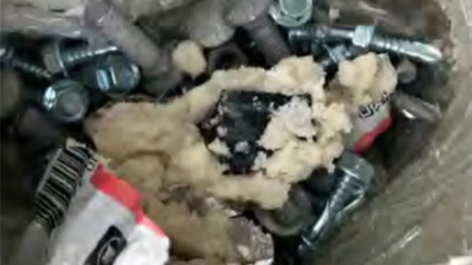 Images released by the Department of Justice show the inside of a homemade bomb found Saturday. - US Southern District of NY/DOJ