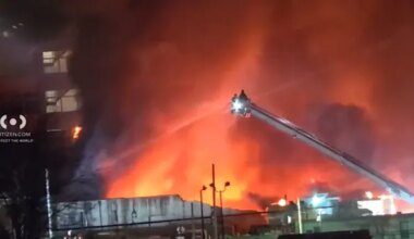 News 12 | Brooklyn | Large fire engulfs factory in Sunset Park