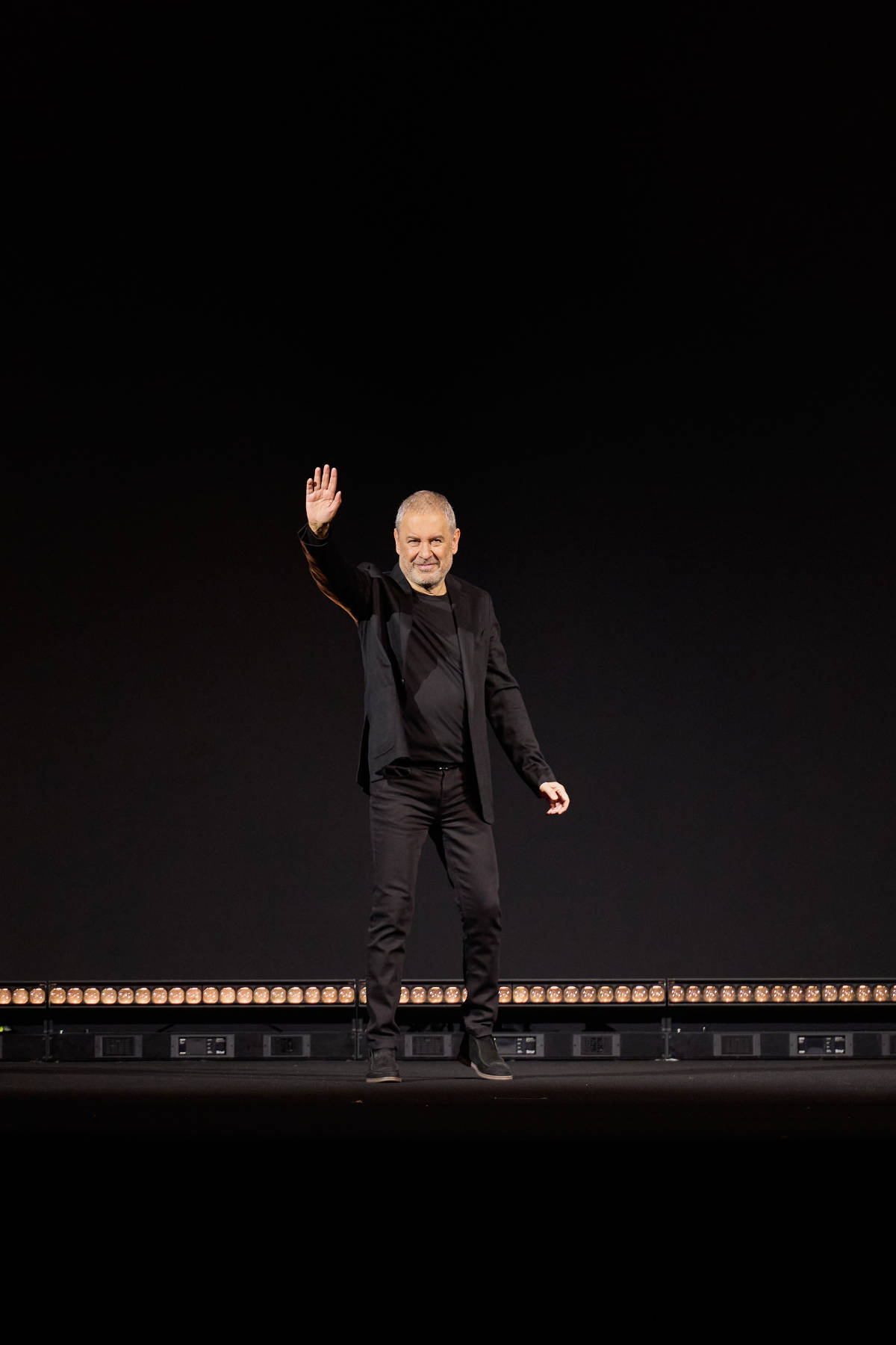 Elie Saab FW26-27 Midnight in Manhattan sculptural tailoring and cinematic gowns runway