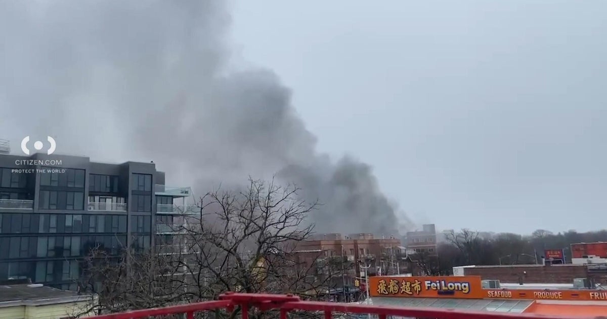 2 critically injured in Flushing, Queens fire, collapse, FDNY says