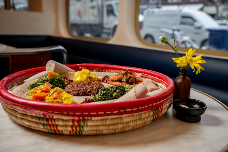 Makina Cafe Brings Eritrean and Ethiopian Cuisine to Sunnyside — Resy