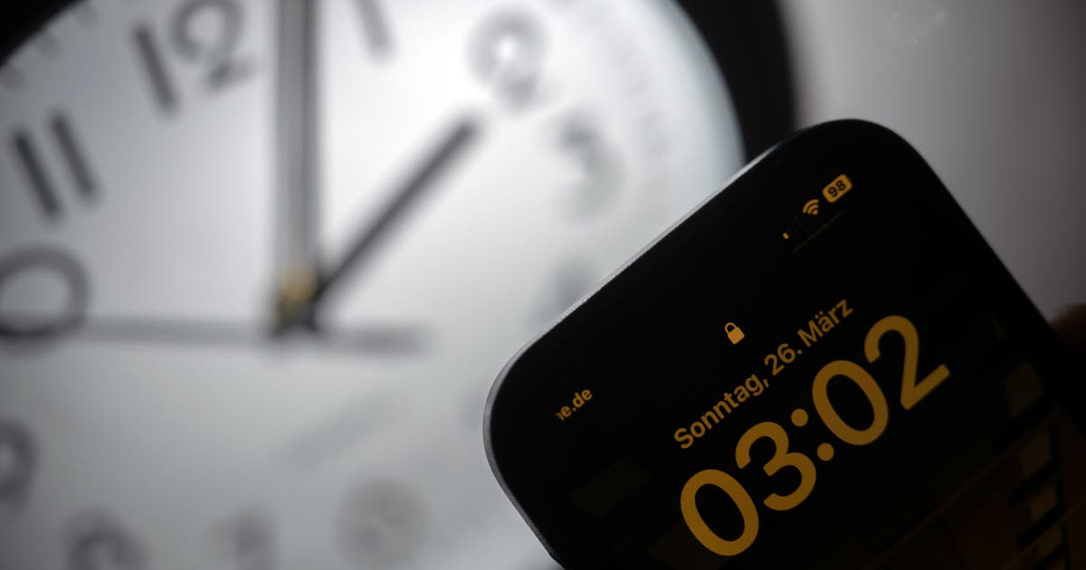 Daylight saving time: Do we gain or lose an hour?