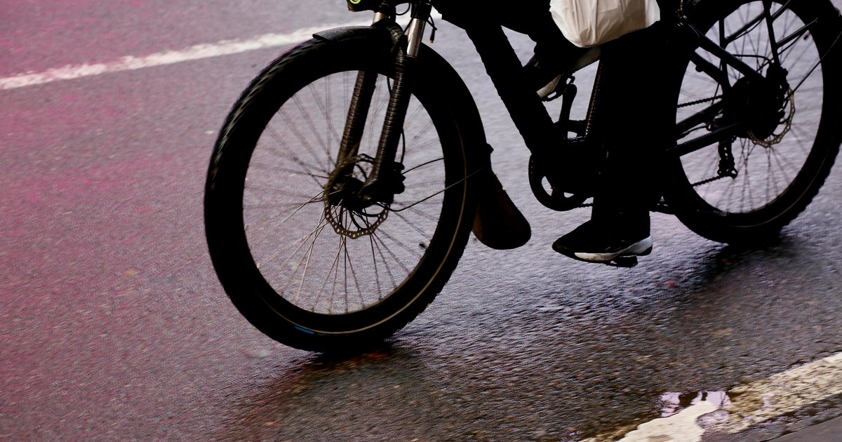 NYC cyclists, e-bike riders will no longer receive criminal summonses for low-level traffic offenses