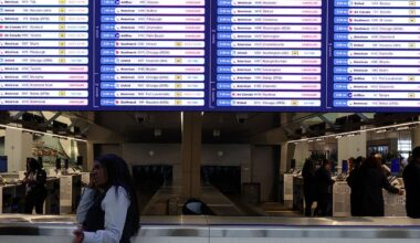 See LGA wait times for Wednesday, March 25