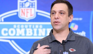 NY Giants 6-round mock draft: Trade down yields stunning result for New York