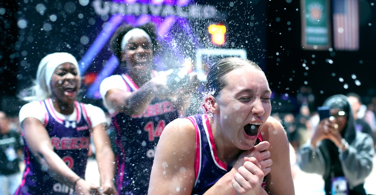 Unrivaled: Howard, Bueckers power Vinyl, Breeze to playoff wins