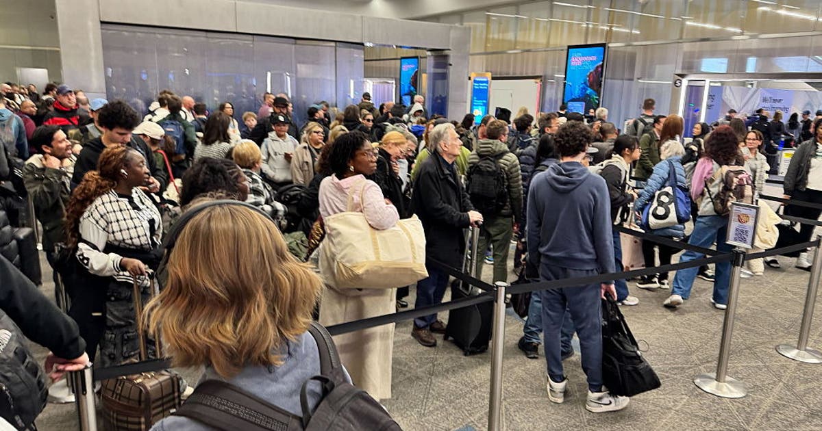 See LGA wait times for Thursday, March 26