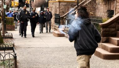 6 arrested after 'suspicious device' thrown during protest outside NYC mayor's home