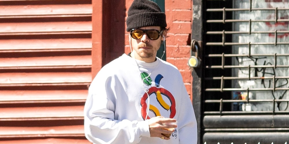 Harry Styles Enjoys Picturesque Morning Walk Through Lower Manhattan Neighborhood | Harry Styles | Celebrity News and Gossip | Entertainment, Photos and Videos