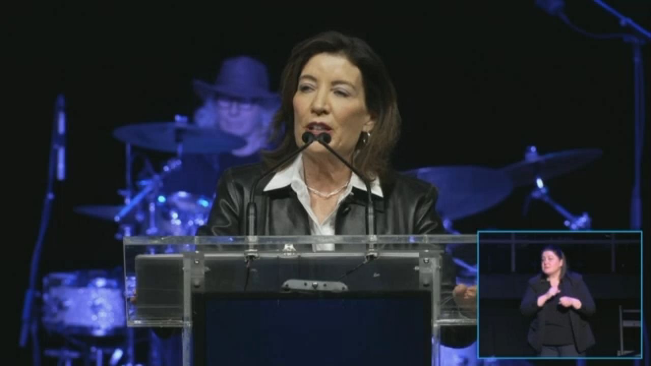 Hochul, union leaders rally in support of changes to Tier 6