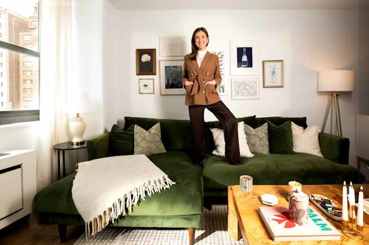 Accent Walls in This NYC Apartment Saved It from Being a “Stark White Shoebox”