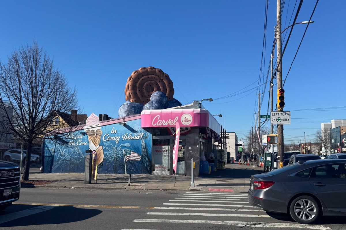 A Giant Flying Saucer Lands on a Brooklyn Carvel